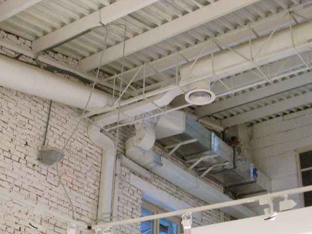 фото воздуховода для вентиляции промышленного здания