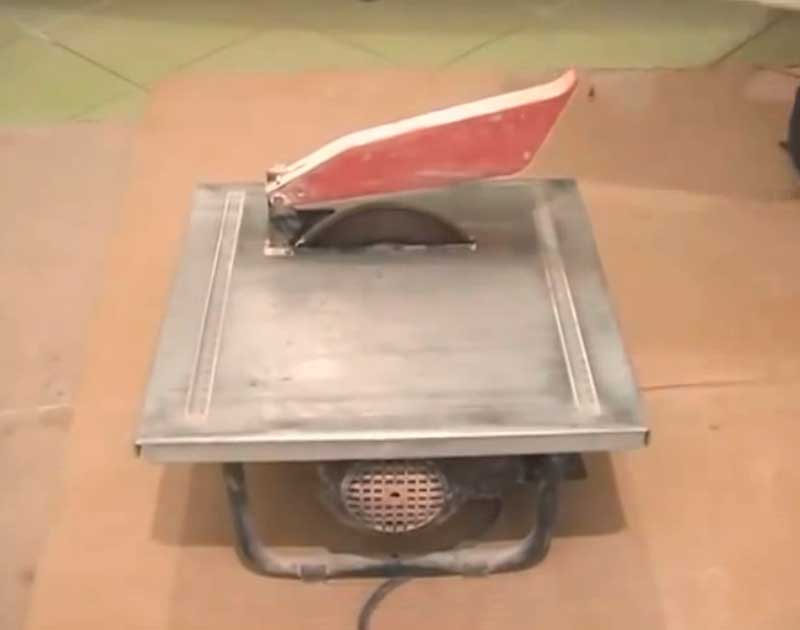 фото электрического плиткореза для резки керамической плитки