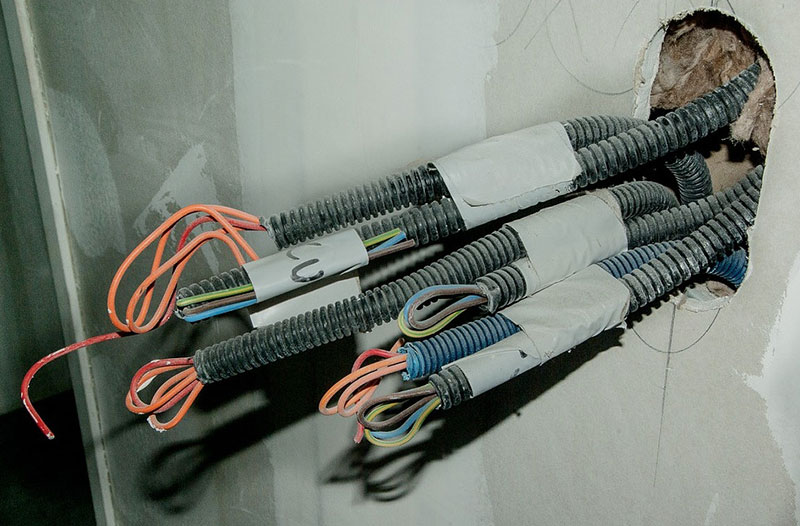 прокладка проводов и кабелей в неметаллических пластмассовых трубах