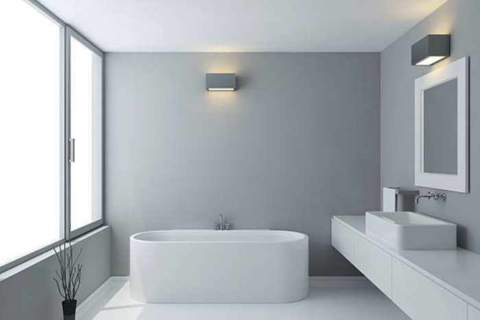 серые стены и белая ванная
