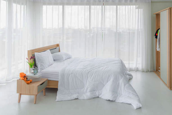 интерьер спальни в белом цвете фото