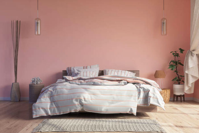 спальня в серо розовых цветах