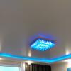 натяжной потолок с голубой подсветкой фото